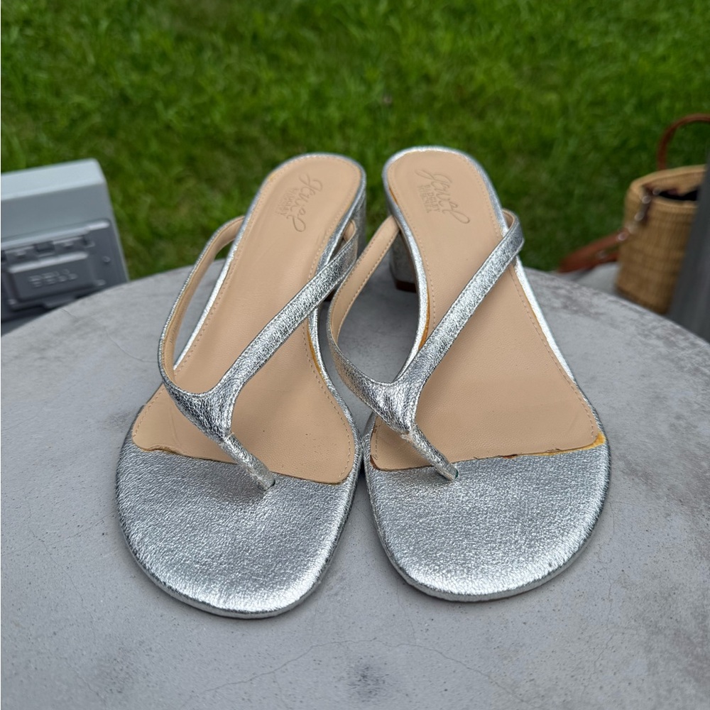 Jewel Badgley Mischka Silver Cream Sandals with Sparkling Finish